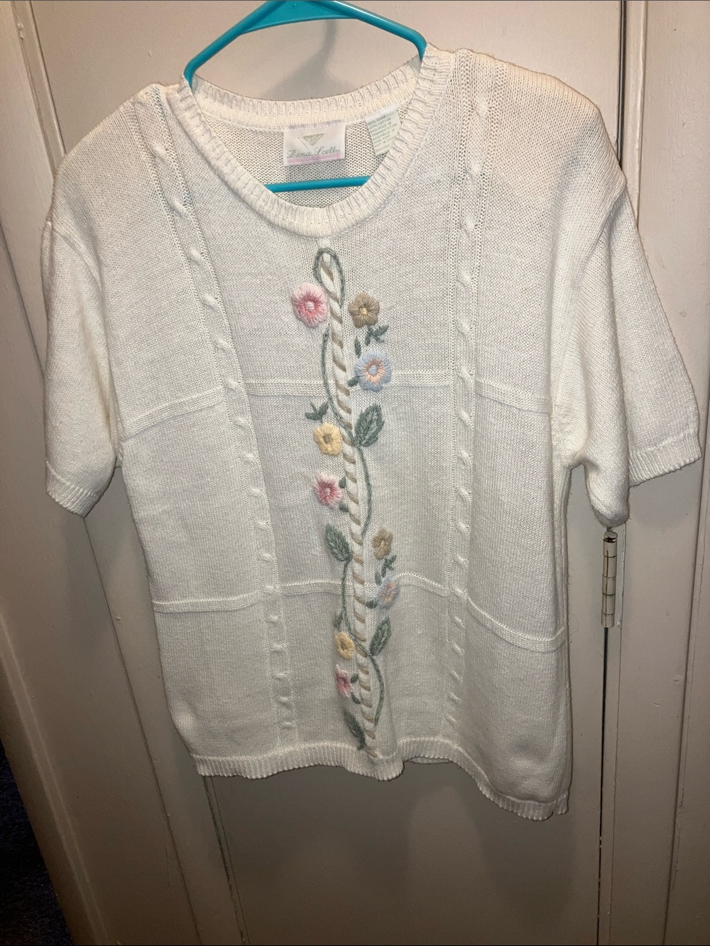 Dana Scott Vintage Floral-Embroidered Short Sleeve Crewneck Sweater Size Small